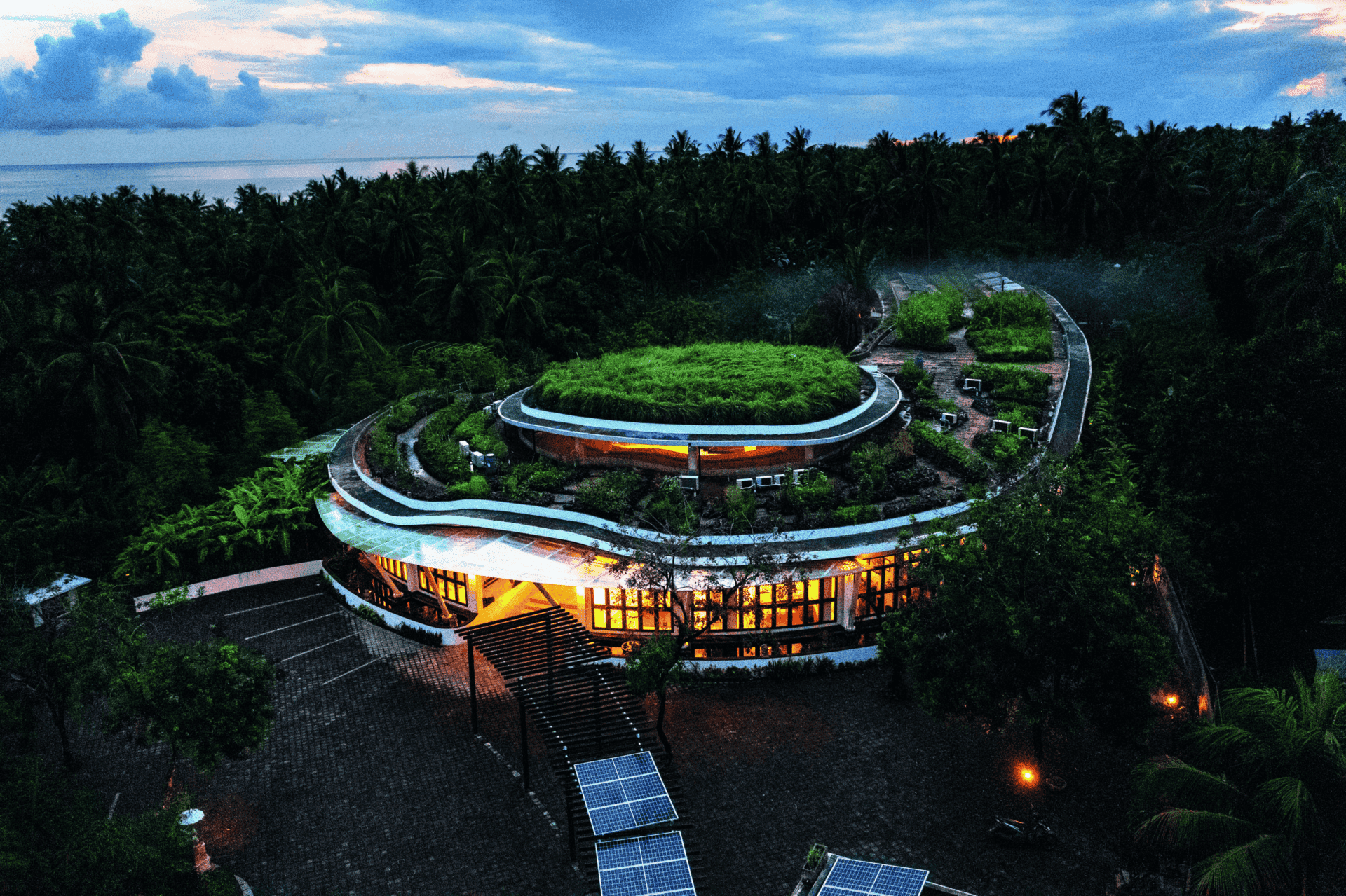 The Amisewaka – Desa Les Community Center ("DLCC")